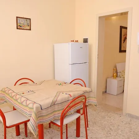 La Finestra Sul Cortile Da Alberto Apartment Avola